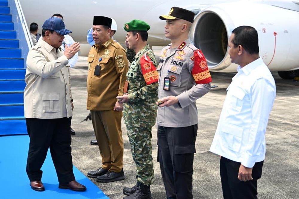 Presiden Prabowo Subianto tiba di Bandara Depati Amir. Repro Setneg