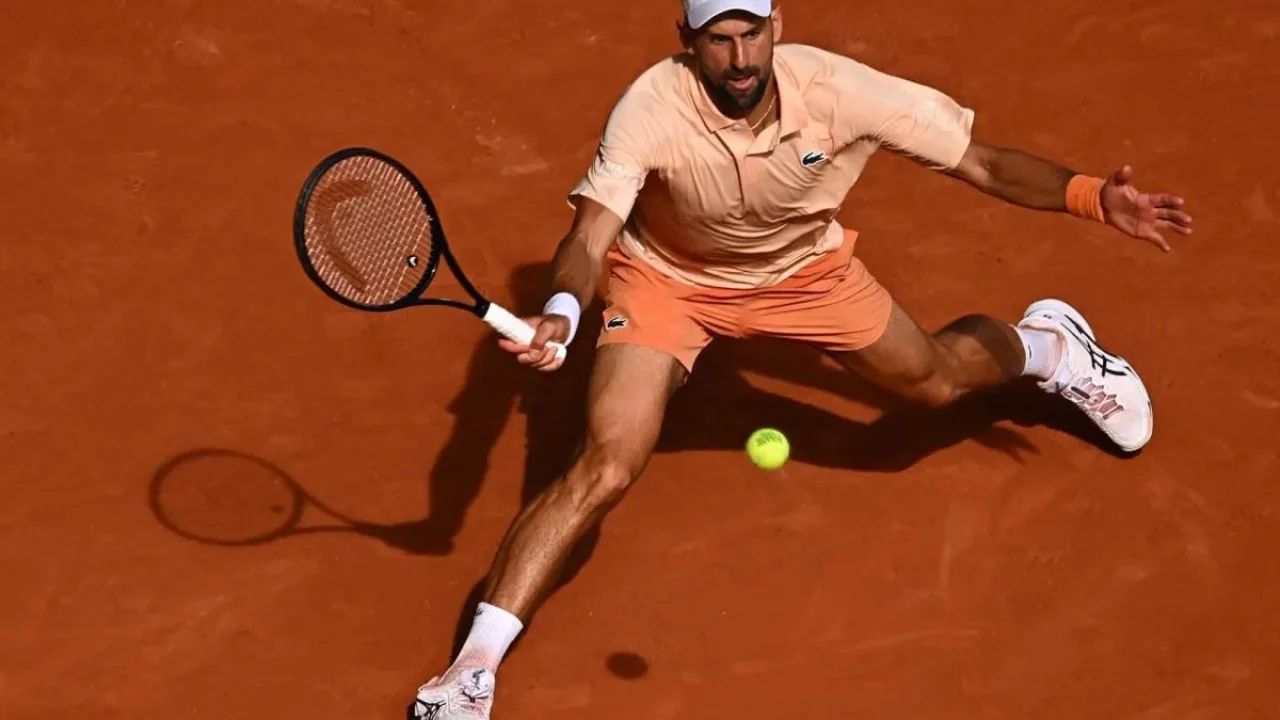 ILustrasi : Sebelum Coco Gauff tumbang, Petenis Serbia Novak Djokovic kalah, saat beraksi pada babak ketiga French Open 2026 melawan petenis Brasil Joao Fonseca di Philippe-Chatrier, Rolland Garros, Paris, Jumat (29/5/2026). ATP Tour/Corinne Dubreuil
