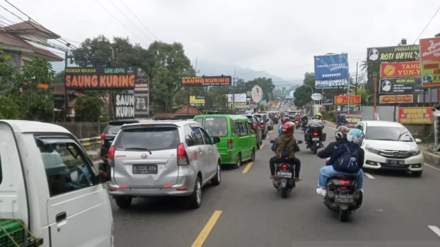 jalur puncak