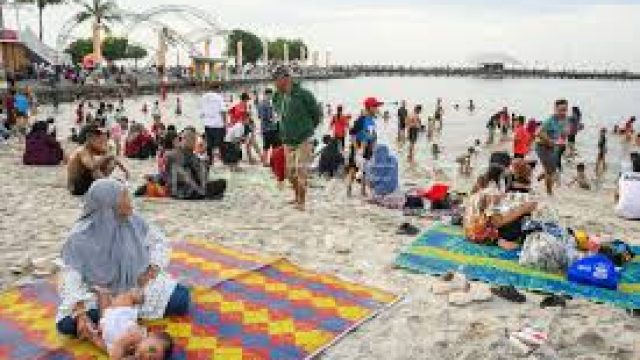 Arsip: Tempat Wisata pantai Ancol di Jakarta Utara (ANTARA)