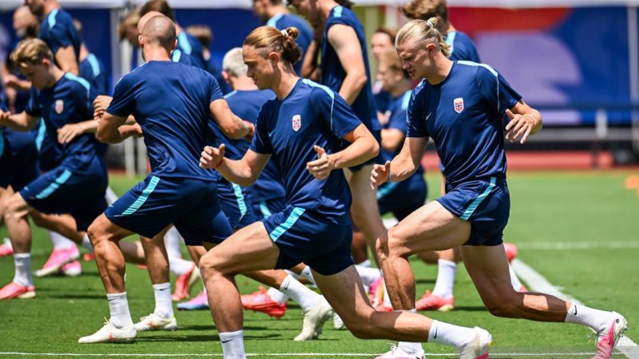 Sesi-Latihan-Timnas-Norwegia-290626-cm-3