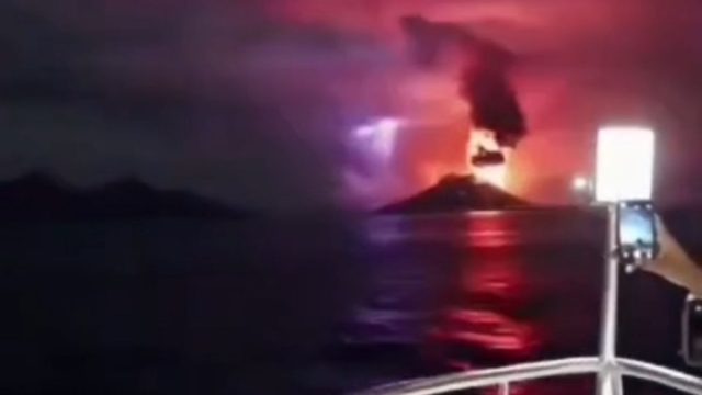 erupsi krakatau