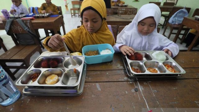 penyaluran-mbg-di-tengah-kajian-anggaran-program-2822523