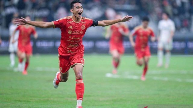 Persija-Jakarta-kalahkan-Persik-Kediri-261026-fzn-15
