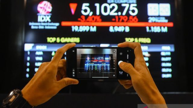 ihsg-ditutup-melemah-2895687